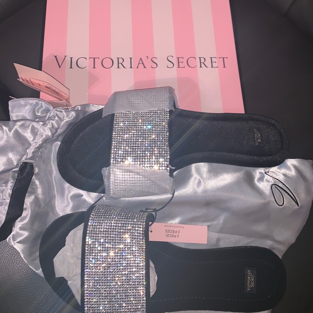Victoria’s Secret bling slippers!! 💎